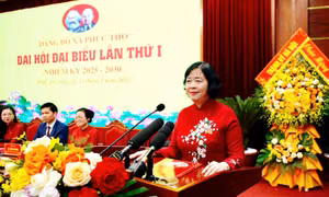 Bí thư Thành ủy Hà Nội Bùi Thị Minh Hoài phát biểu chỉ đạo tại đại hội xã Phúc Thọ