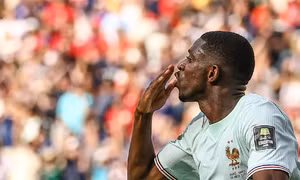 Dembele ghi bàn nâng tỉ số lên 2-0 - Ảnh: AFP