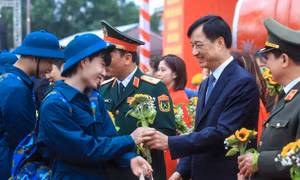 Bí thư, Chủ tịch Hà Nội động viên thanh niên Hà Nội lên đường nhập ngũ