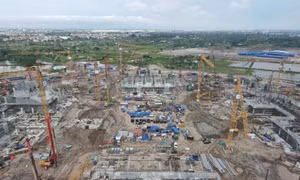 Toàn cảnh Sân vận động Hùng Vương thuộc Khu đô thị thể thao Olympic phía Nam Hà Nội sau 6 tháng thi công.