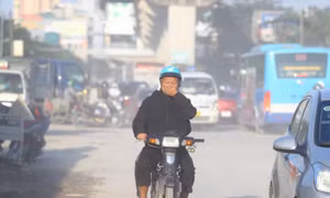 Hà Nội được ví như "lòng chảo" chứa bụi vào những ngày cuối năm.