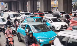 Hà Nội đặt mục tiêu 100% taxi điện, năng lượng xanh vào năm 2030