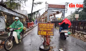 Hà Nội cấm cầu Long Biên trong hai tháng để sửa chữa