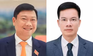 Tân Phó Chủ tịch UBND TP Hà Nội Đỗ Anh Tuấn (bên trái) và Bùi Duy Cường.