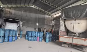 Khu vực xưởng có dấu hiệu sản xuất, kinh doanh gas giả.