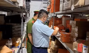 Hà Nội: Khởi tố 2 vụ án xâm phạm quyền sở hữu, thu giữ hơn 3.600 sản phẩm giả nhãn hiệu