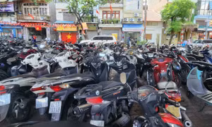 Nhiều bãi xe dưới gầm cầu trên địa bàn TP Hà Nội bị giải tỏa.