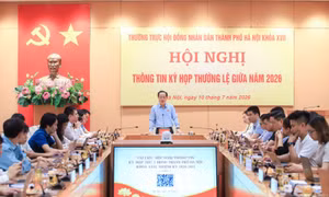 Đại biểu dự hội nghị thông tin kỳ họp thứ 5 HĐND TP Hà Nội khóa XVII.