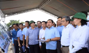 Bí thư Thành ủy Hà Nội kiểm tra tiến độ 3 dự án giao thông trọng điểm.