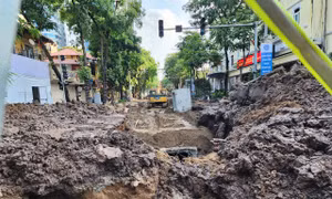 Đại công trường chống ngập vẫn ngổn ngang giữa trung tâm Hà Nội