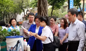 Chung tay bảo vệ môi trường vì Thủ đô xanh - sạch - đẹp