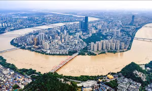 Trung Quốc ứng phó với mưa lớn và lũ lụt ở miền Nam