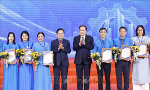 Chủ tịch Quốc hội Trần Thanh Mẫn: Nâng cao năng suất lao động và tăng trưởng hai con số