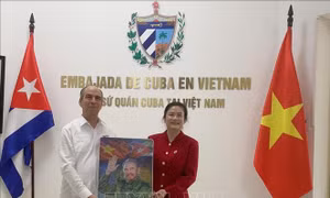 Lễ trao khoản hỗ trợ trị giá 100 tỷ đồng tặng nhân dân Cuba
