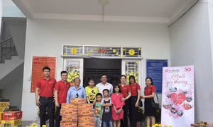 SeABank mang hơi ấm mùa xuân đến với những người có hoàn cảnh khó khăn