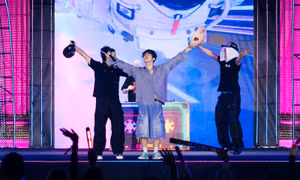 B.I đội nón lá Việt Nam 'chiến tới bến', RHYDER, Quang Hùng MasterD, marzuz diễn live 'nuốt đĩa' tại Road to 8WONDER 