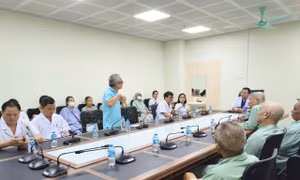 Bệnh viện E đã họp hội đồng người bệnh về vụ 'kẹp tiền' vào sổ khám bệnh 