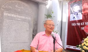 TS Đinh Công Vỹ - Nhà sử học thấm đẫm hồn văn chương