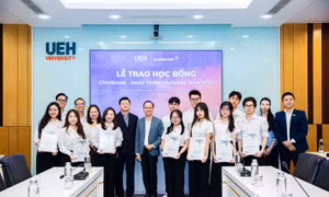 Eximbank trao học bổng trị giá 300 triệu đồng cho sinh viên Đại học Kinh tế TP Hồ Chí Minh