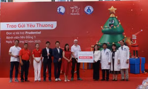 Prudential Việt Nam lan tỏa yêu thương mùa Giáng Sinh đến bệnh nhi qua chuỗi hoạt động cộng đồng