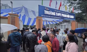 Hà Nội: Yêu cầu Trường THPT Phan Bội Châu rà soát, tuyển sinh đúng quy định