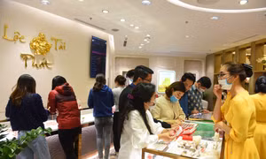 Mua vàng Thần Tài tại DOJI Tower được tặng khẩu trang cao cấp 3D