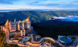 Không phải Cầu Vàng, đây mới là những công trình đẹp đến siêu thực ở Bà Nà Hills