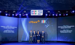 LPBank ghi dấu ấn trên thị trường thẻ với 4 giải thưởng từ JCB