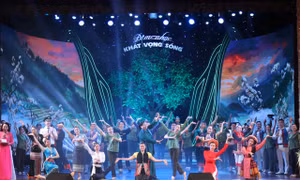 Đêm nhạc ‘Khát vọng sống’ ủng hộ quỹ học bổng Tô Hiệu