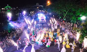 Đà Nẵng cuồng nhiệt trong Carnival đường phố DIFF 2019 tối 16/6
