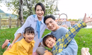 Ra mắt bộ giải pháp bảo vệ và tích lũy tài chính thế hệ mới