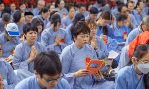 Xúc động mùa Vu Lan báo hiếu nơi đỉnh thiêng Fansipan