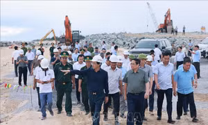 Thủ tướng Phạm Minh Chính khảo sát các dự án hạ tầng tại tỉnh Quảng Trị