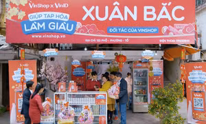 Phát sốt với clip hài Tết một bước 'hoá rồng' của Xuân Bắc