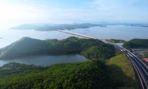 PGS. TS. Trần Đình Thiên: Quảng Ninh chuyển đổi mô hình tăng trưởng bằng tư duy đột phá