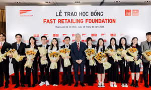 Fast Retailing trao tặng học bổng năm thứ 3 liên tiếp dành cho học sinh Việt Nam