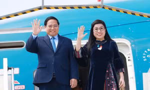 Thủ tướng Phạm Minh Chính tới Nice, bắt đầu chuyến công tác tại Cộng hoà Pháp