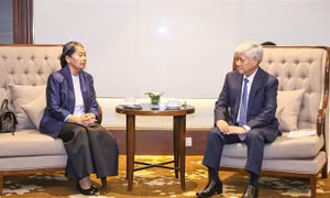 Chủ tịch Ủy ban Trung ương MTTQ Việt Nam Đỗ Văn Chiến tiếp Đoàn đại biểu cấp cao Đảng Nhân dân Campuchia 
