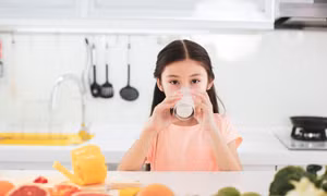 Trẻ biếng ăn: Dùng Vinamilk Probi Cam hằng ngày có hỗ trợ con ăn ngon?