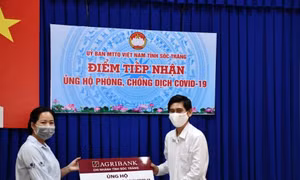 Agribank Sóc Trăng ủng hộ Quỹ phòng, chống dịch COVID-19 tỉnh Sóc Trăng 1,5 tỷ đồng 