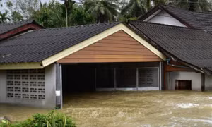 Hoàn lưu bão Trami gây mưa lớn ở Đông Bắc Thái Lan