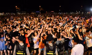 Nghệ thuật giải trí đa sắc màu được tôn vinh tại đêm tạp kỹ Sun Fest thứ 6 – Sam Son Wonder Land