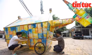9 đèn lồng Trung thu khổng lồ sẽ toả sáng tối nay tại Làng cổ Đường Lâm