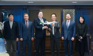 Tân đại sứ Mỹ Marc Knapper thăm trụ sở hãng hàng không Bamboo Airways