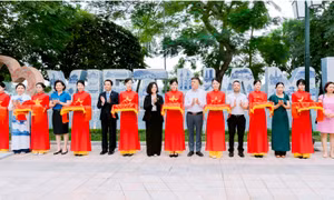 Khối biểu tượng 'Trái tim Tình yêu Việt Nam': Dấu ấn nghệ thuật mới giữa lòng Hà Nội
