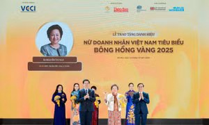 Chủ tịch Tập đoàn BRG lần thứ 6 được vinh danh TOP 10 ‘Nữ doanh nhân Việt Nam tiêu biểu - Bông hồng Vàng 2025’