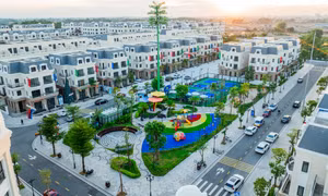 Nhà đầu tư đổ về Móng Cái săn 'thấp tầng hàng hiệu giá ngang chung cư' trước cột mốc tái định giá khi loạt hạ tầng về đích