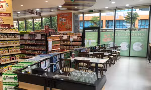 Bên trong siêu thị kiểu Nhật thứ 2 của FujiMart tại Hà Nội