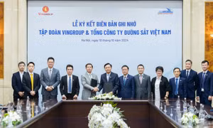 Tập đoàn Vingroup và Tổng Công ty Đường sắt Việt Nam ký kết hợp tác thúc đẩy chuyển đổi xanh 