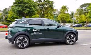 Khách Việt hào hứng ‘chốt cọc’ sau khi lái thử VF 6